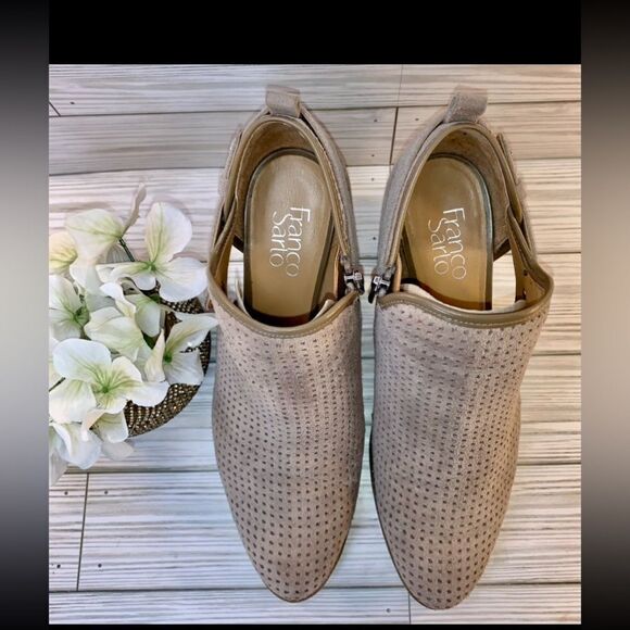 Franco Sarto Suede Dale 2 Perforated Tan Ankle Bootie Block Heel S:9.5 EUCw/Box - Picture 9 of 10